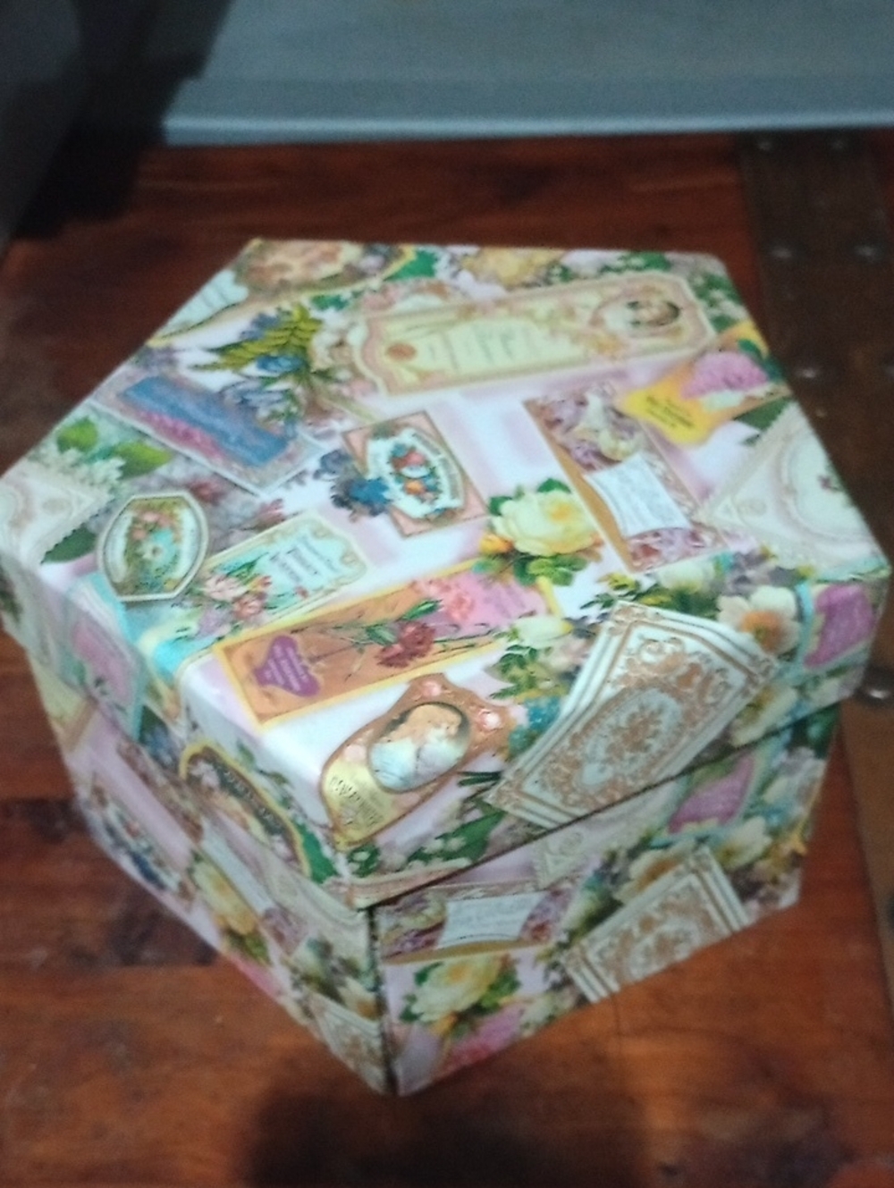 Decorative Floral Hexagon Party Gift Box - Pink